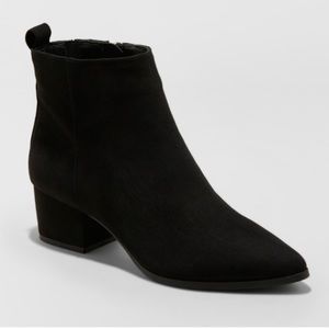 Black pointed toe heel bootie